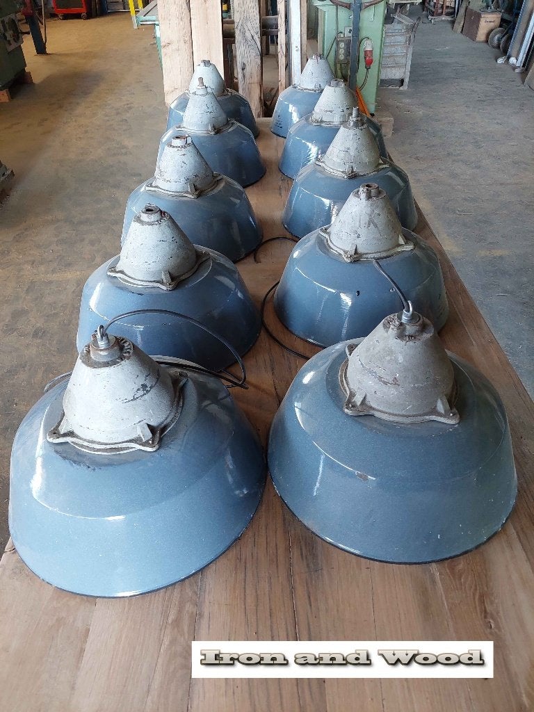 Blauw grijze emaille oude hanglampen afm: D40 H30, Ophalen of Verzenden