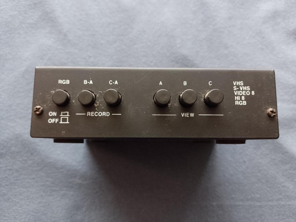 Video splitter/ Switcher- VHS, S-VHS, Video 8, RGB, Ophalen, Gebruikt, Minder dan 2 meter, Overige kabels