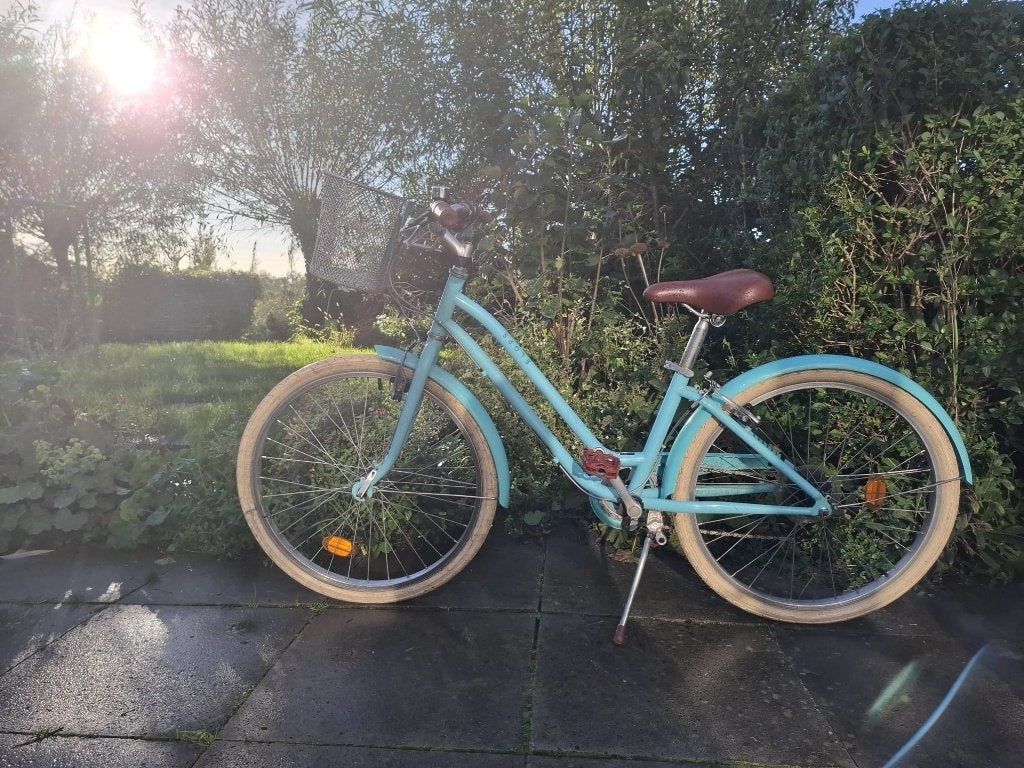 B-Twin Elops 500. 24 inch meisjesfiets, Ophalen, Velgrem, Handrem, Elops