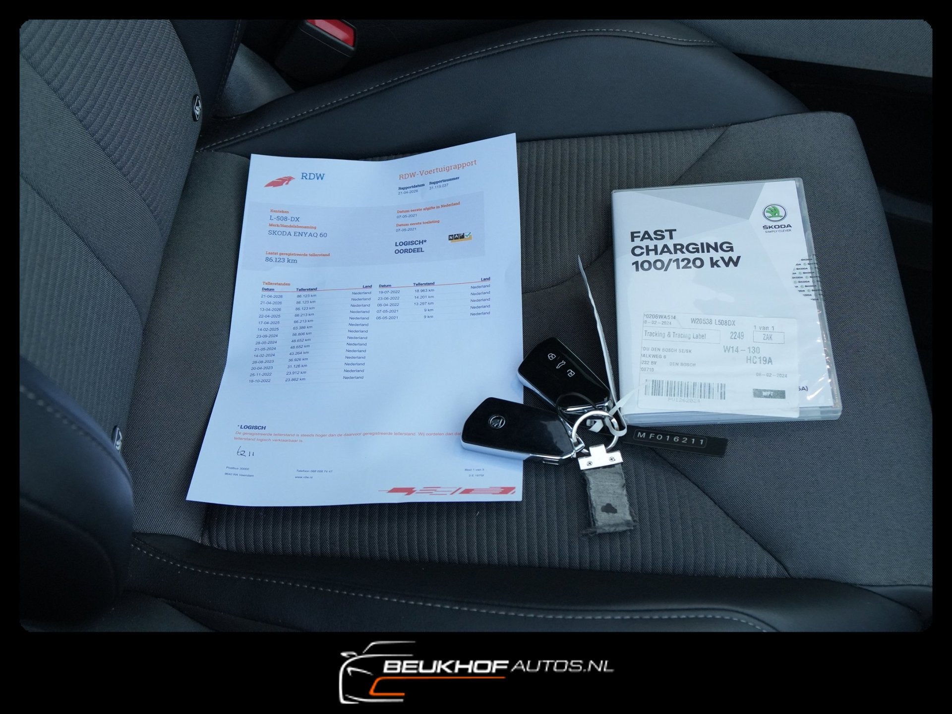 Foto 10 van Skoda Enyaq iV 60 Carplay Navi Pano Leer Camera Soh 93.5%.