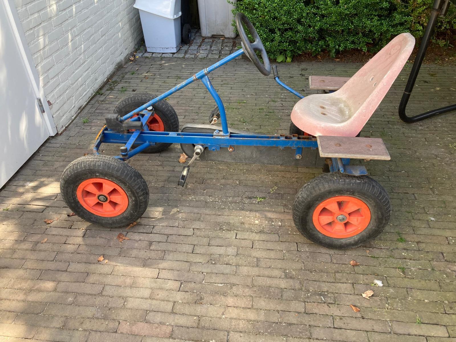 2 skelters moeten wel een keer nakijken, Ophalen of Verzenden, Zo goed als nieuw, Overige merken