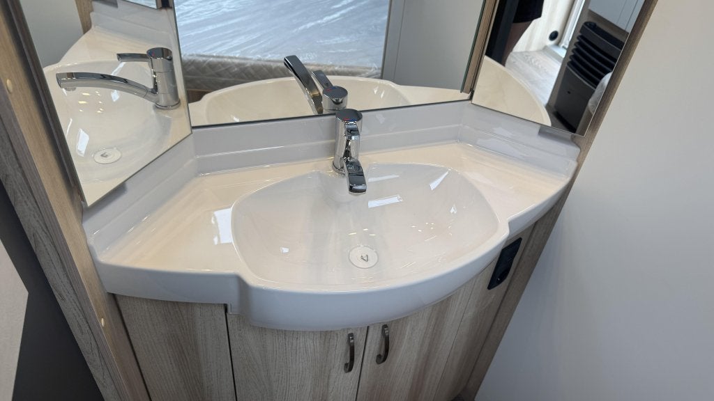 Foto 11 van Hobby De Luxe 460 UFE 2026 NIEUW!