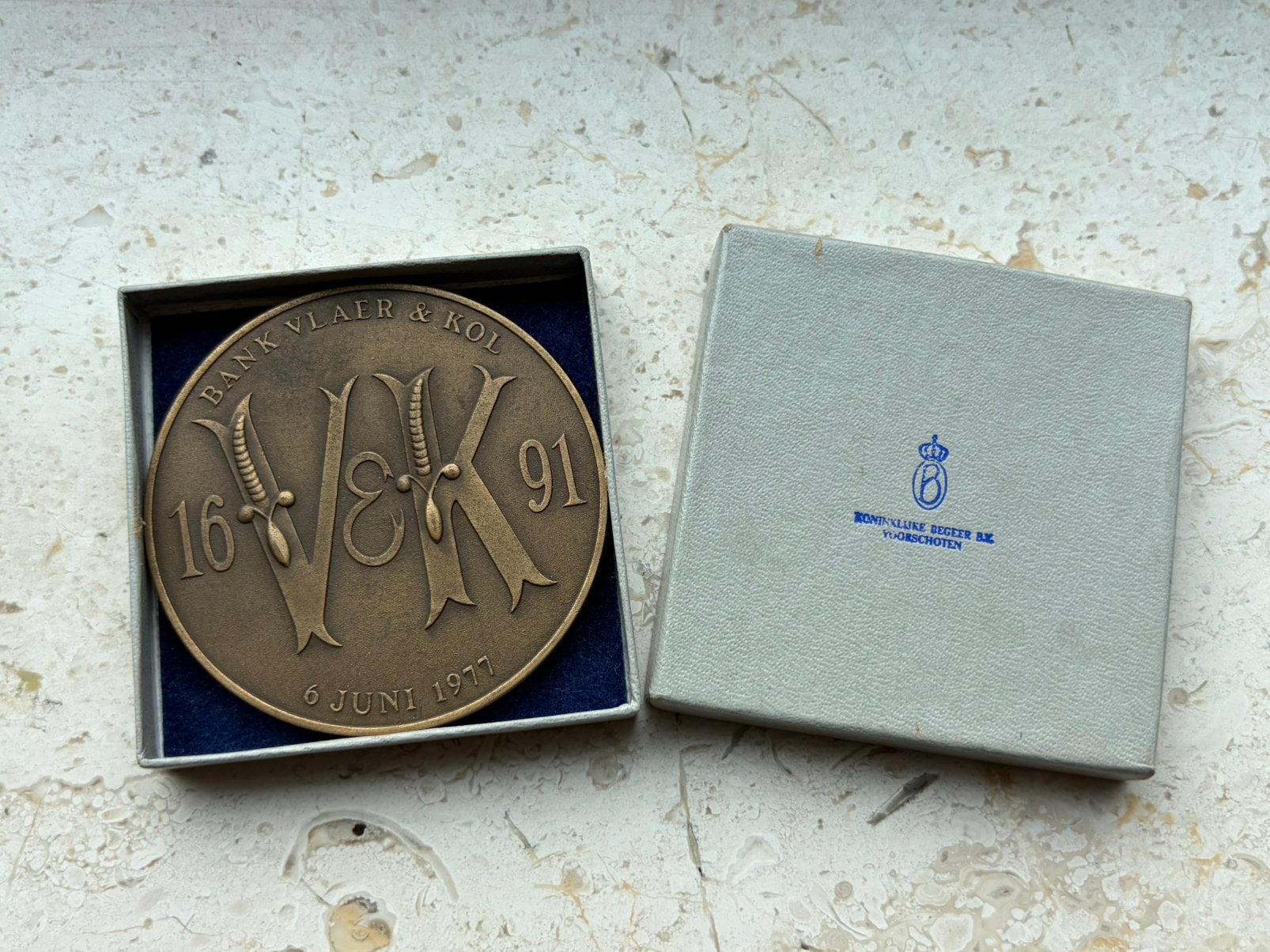 Bronzen penning amro bank 1977 Begeer, Ophalen of Verzenden, Vóór koninkrijk, Overige waardes