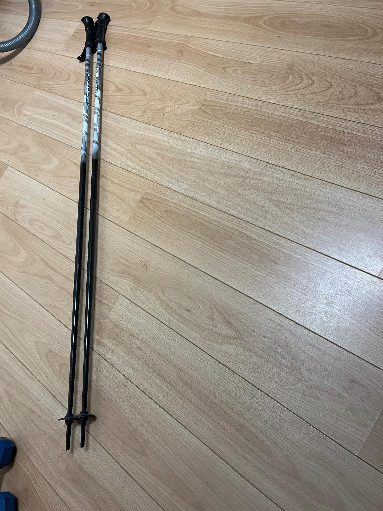 Skistokken 140cm, Sport en Fitness, Skiën en Langlaufen, Stokken, 100 tot 140 cm, Nieuw, Ophalen