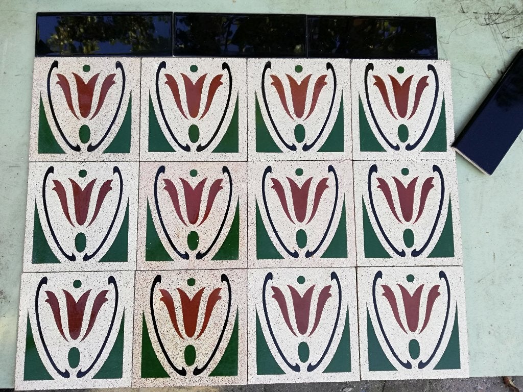 45 st jaren 20-30 antieke tegels met tulp groen/zwart/cognac, Antiek en Kunst, Ophalen