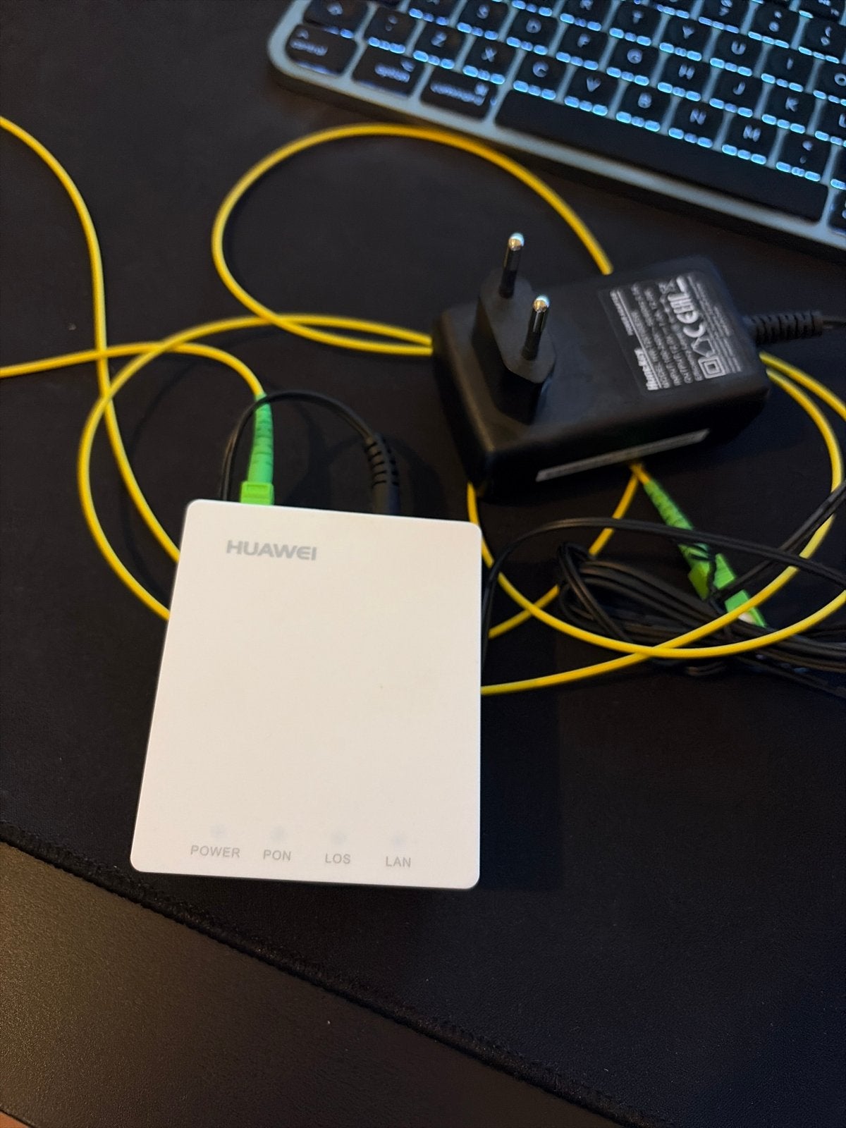 Huawei Optische Netwerk Terminal (ONT) - Wit, Computers en Software, Routers en Modems, Ophalen of Verzenden, Zo goed als nieuw
