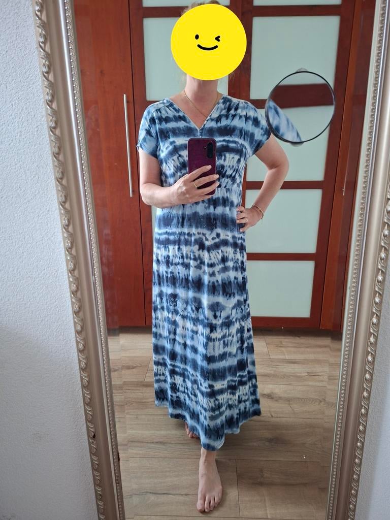 Cream maxi dress, Kleding | Dames, Maat 38/40 (M), Blauw, Cream, Ophalen of Verzenden