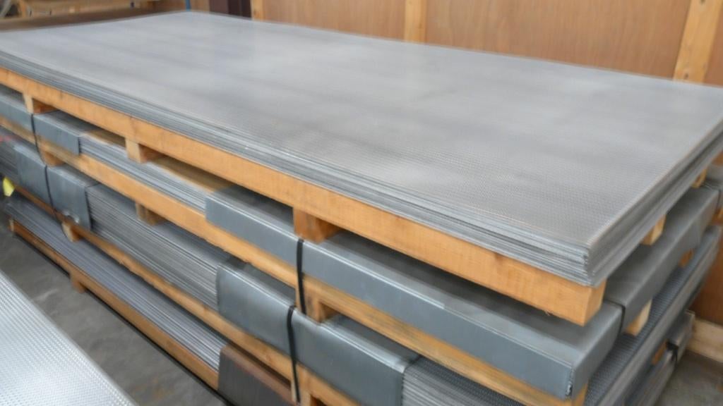Aluminium geperforeerde plaat 1250x3000x2 mm, Ophalen, Nieuw