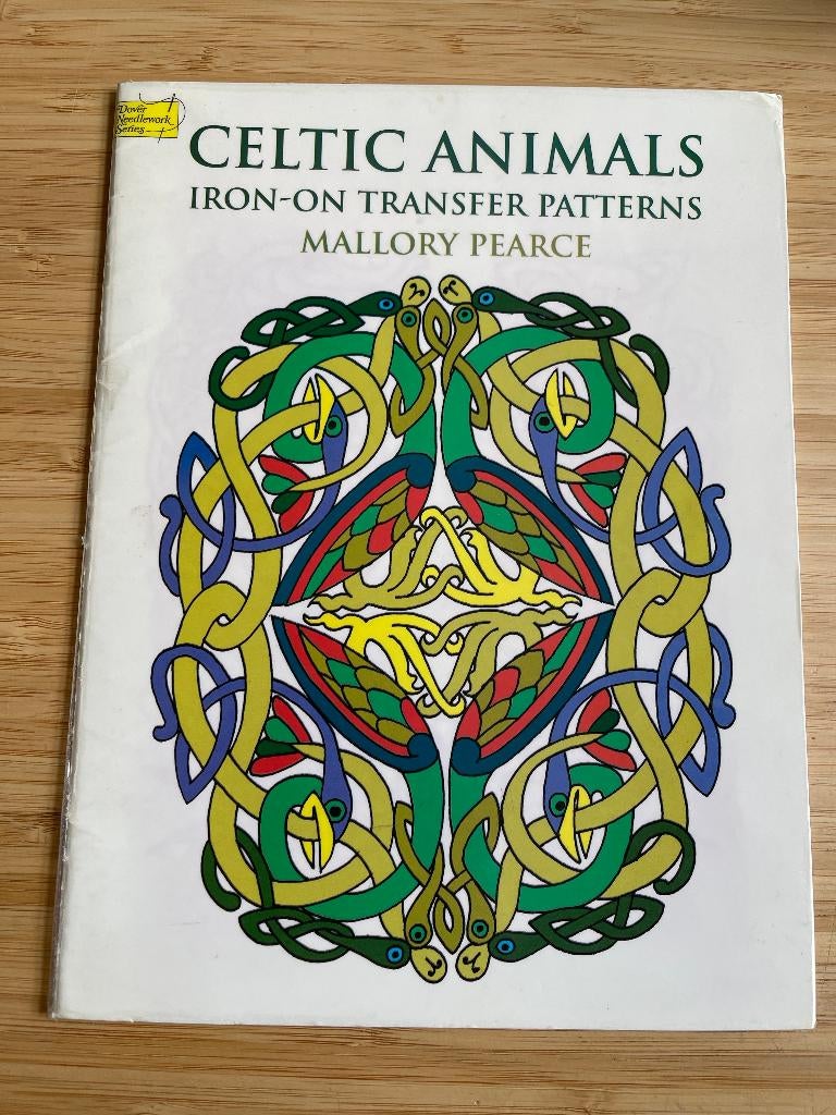 Celtic Animals Iron-On Transfer Patterns Mallory Pearce, Ophalen of Verzenden, Zo goed als nieuw, Overige typen