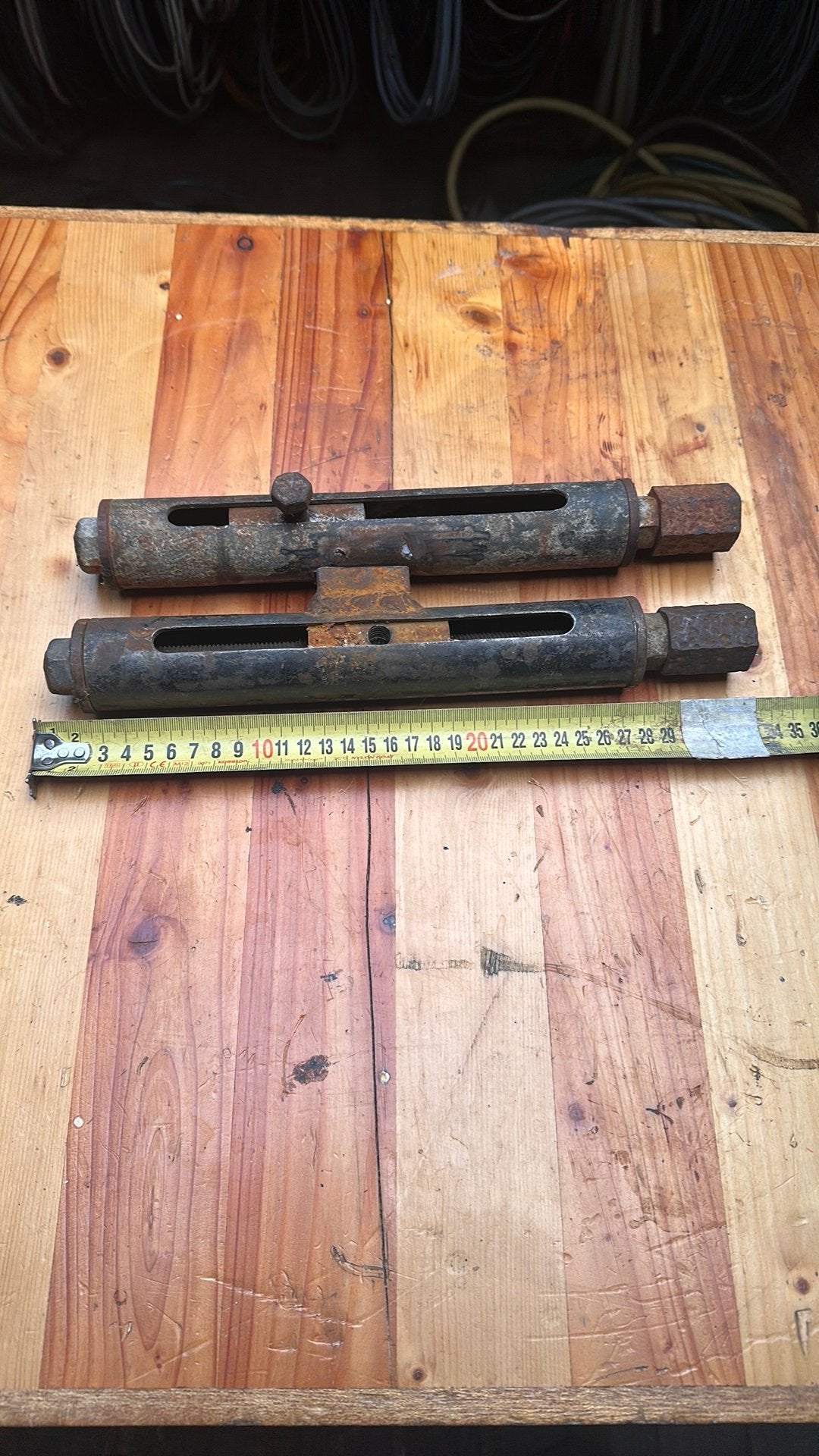 Te koop: 2 DraadSpindels. Schroefdraad M16, Ophalen of Verzenden, Zo goed als nieuw