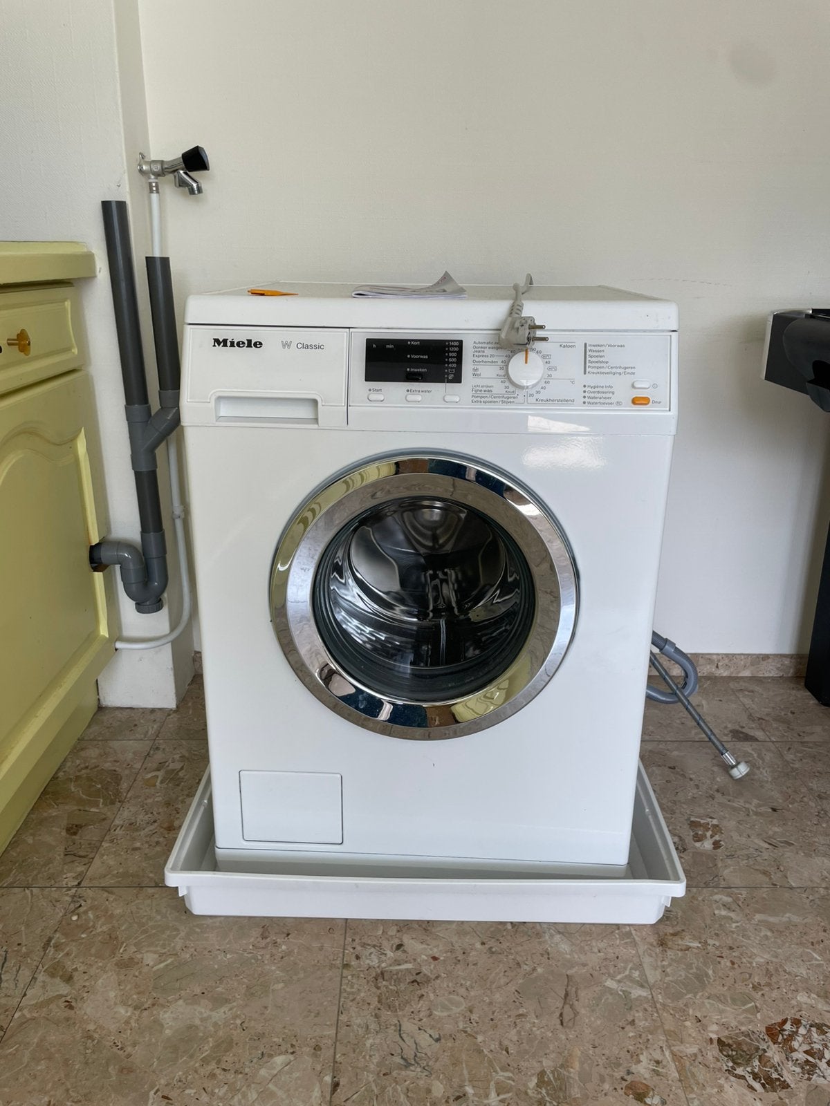 LEES BESCHRIJVING / Miele Wasmachine (witgoed), Ophalen, Niet werkend, 1200 tot 1600 toeren, 85 tot 90 cm