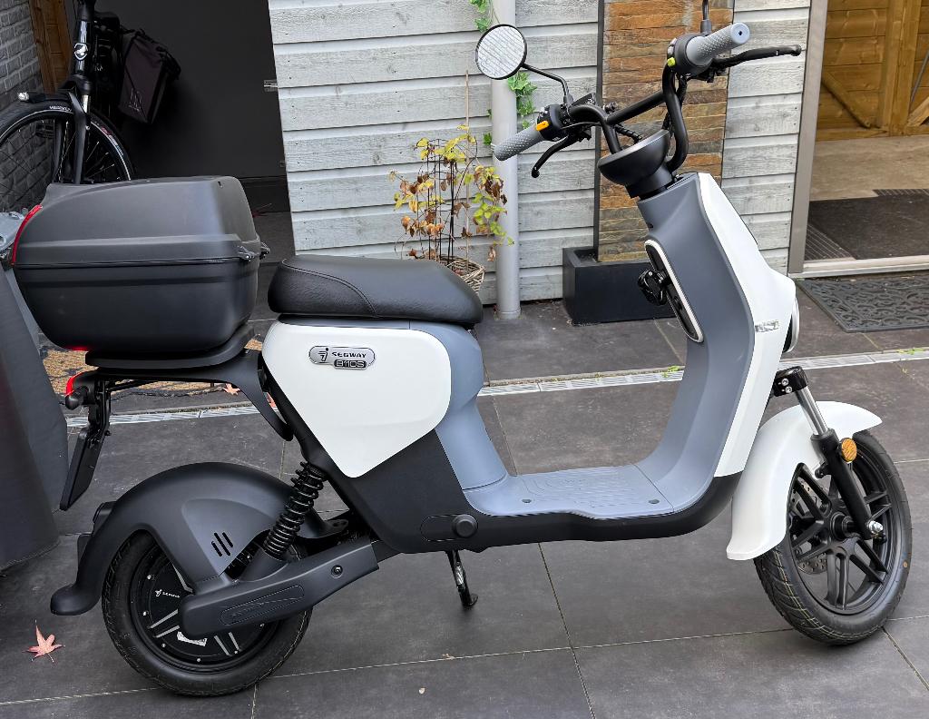 Electrische scooter, Fietsen en Brommers, Snorfietsen en Snorscooters, Elektrisch, Zo goed als nieuw, Ophalen, Overige merken