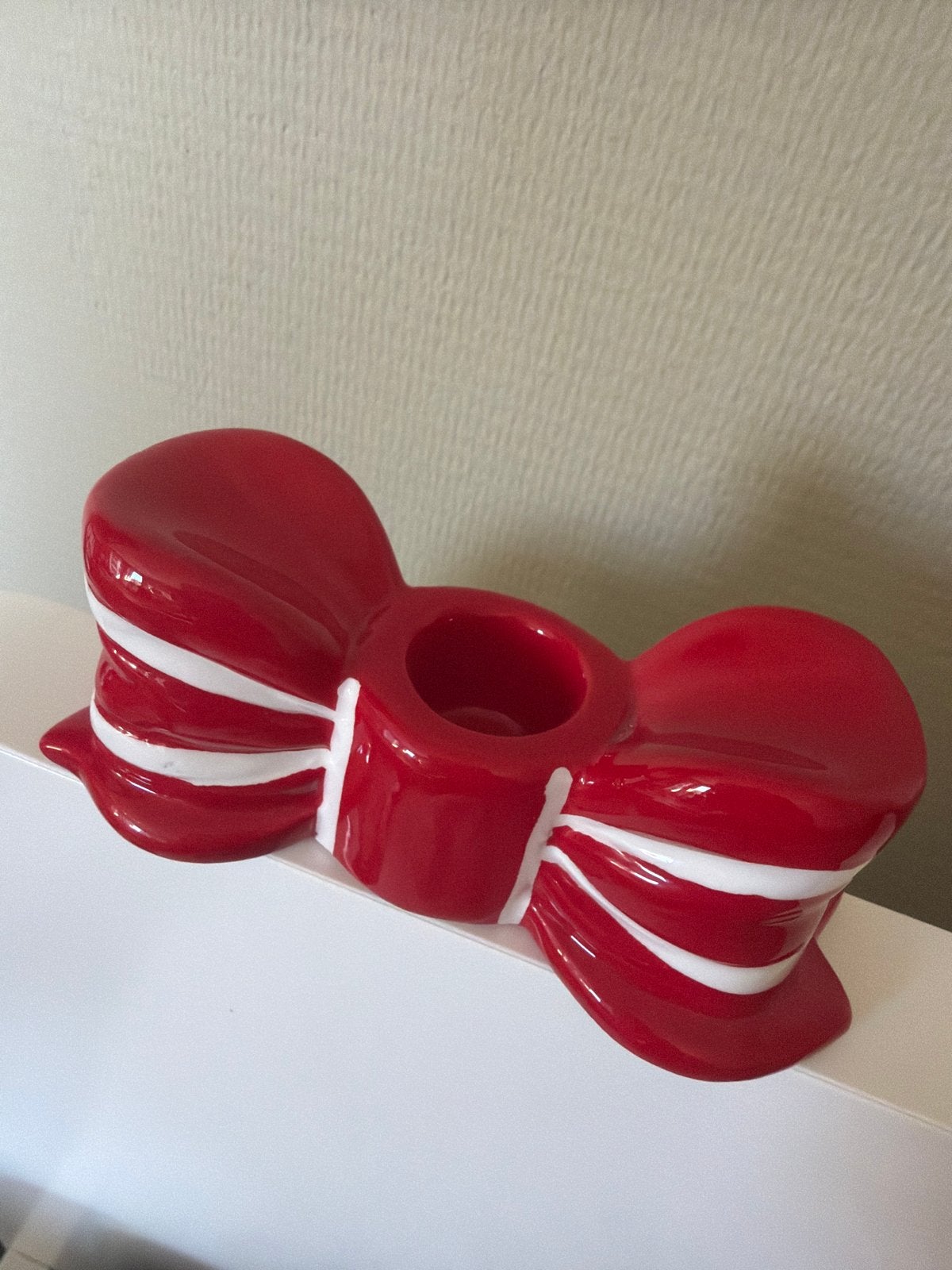 Rode strik kandelaar - Schattige decoratie, Verzenden, Overige merken, Zo goed als nieuw, Rood