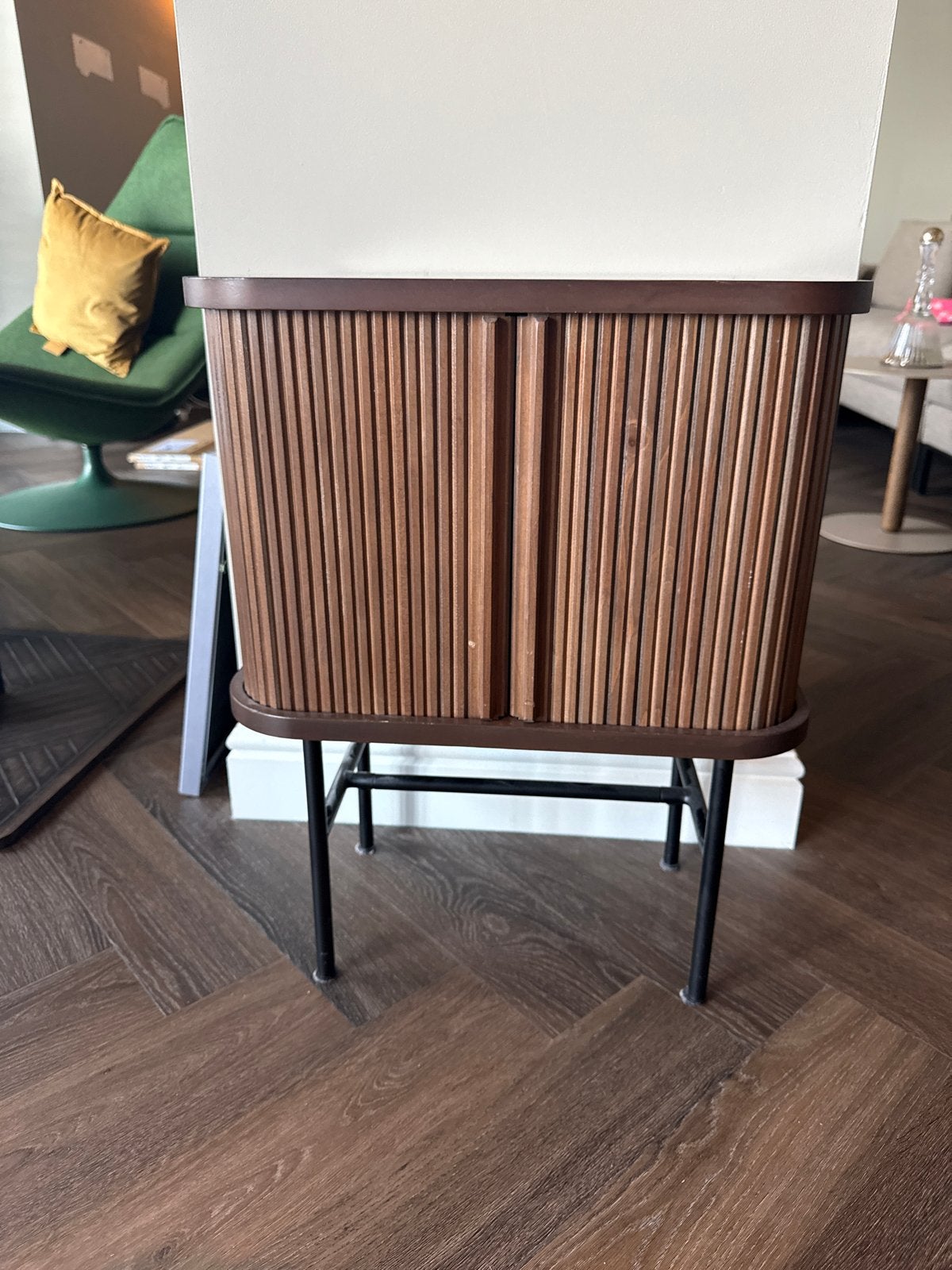 Nachtkastje H&M Home - Essenfineer & Grenen, Ophalen, 55 tot 70 cm, Zo goed als nieuw, 45 tot 65 cm