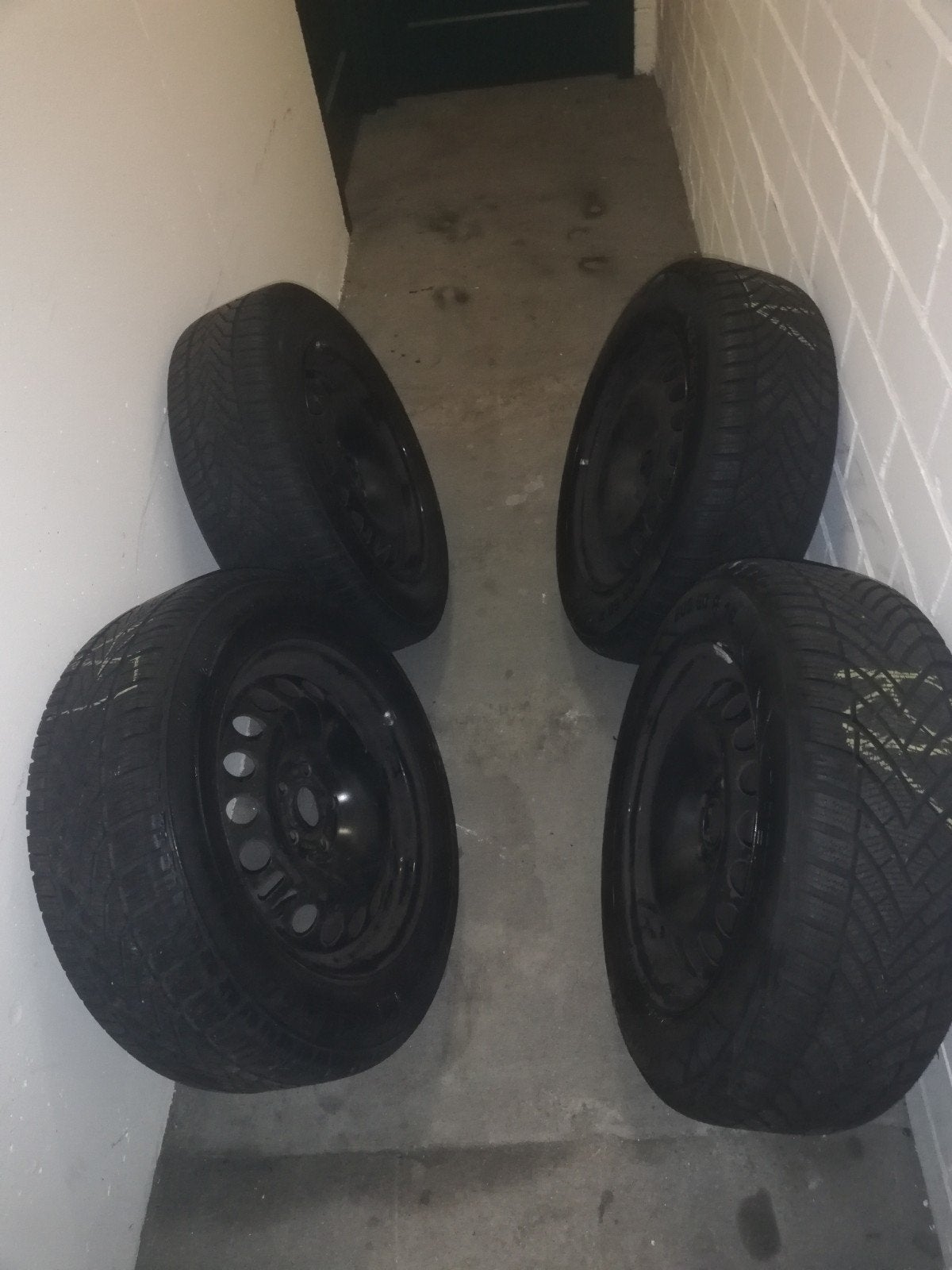 Vredestein banden op stalen velgen 205/60 R16, Ophalen, Opel