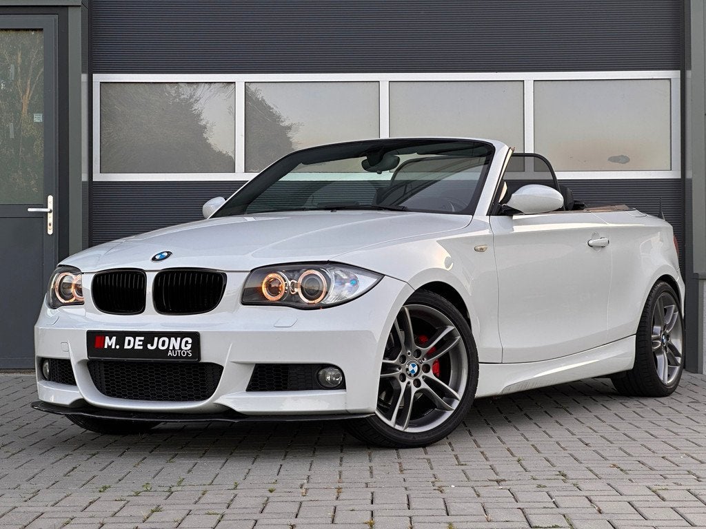 BMW 1-serie Cabrio 125i M Pakket Handgeschakeld Leder, Auto's, 1-Serie, Achterwielaandrijving, Gebruikt, Zwart