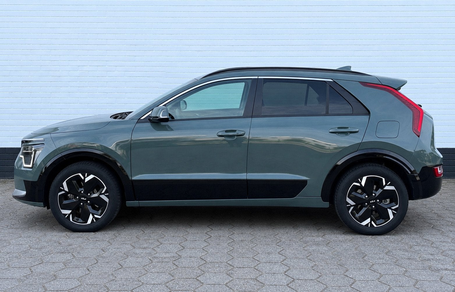 Kia Niro EV DynamicPlusLine 64.8kWh ACC l TREKHAAK l 99% SoH, Gebruikt, Leder en Stof, Origineel Nederlands, 204 pk