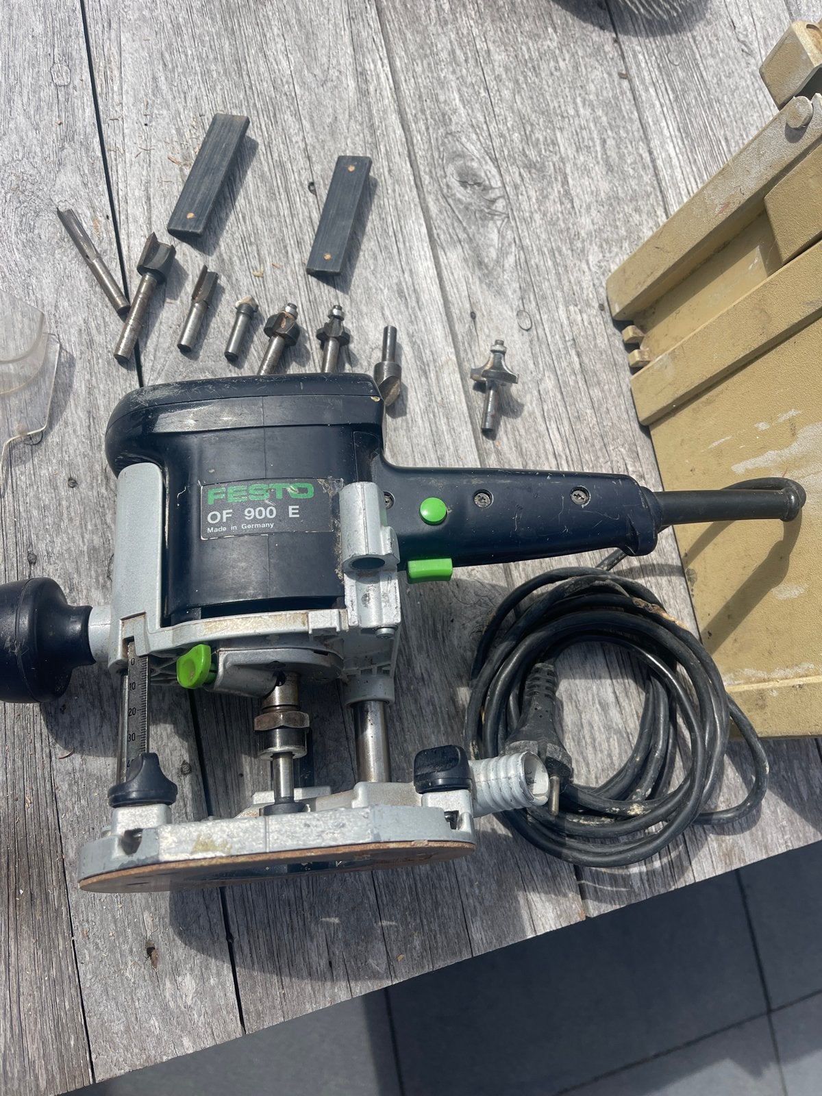 Festool OF 900 E Bovenfrees met accessoires, Doe-het-zelf en Verbouw, Gereedschap | Freesmachines, Gebruikt, Elektrisch, Bovenfrees