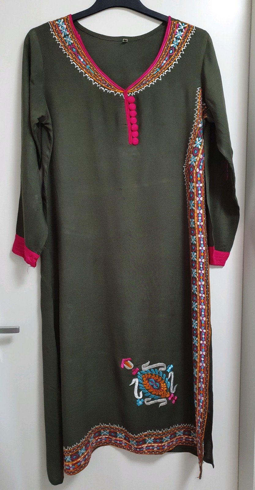 Donkergroene tuniek met kleurrijk borduurwerk, maat M, Kleding | Dames, Maat 38/40 (M), Ophalen of Verzenden, Onbekend, Zo goed als nieuw