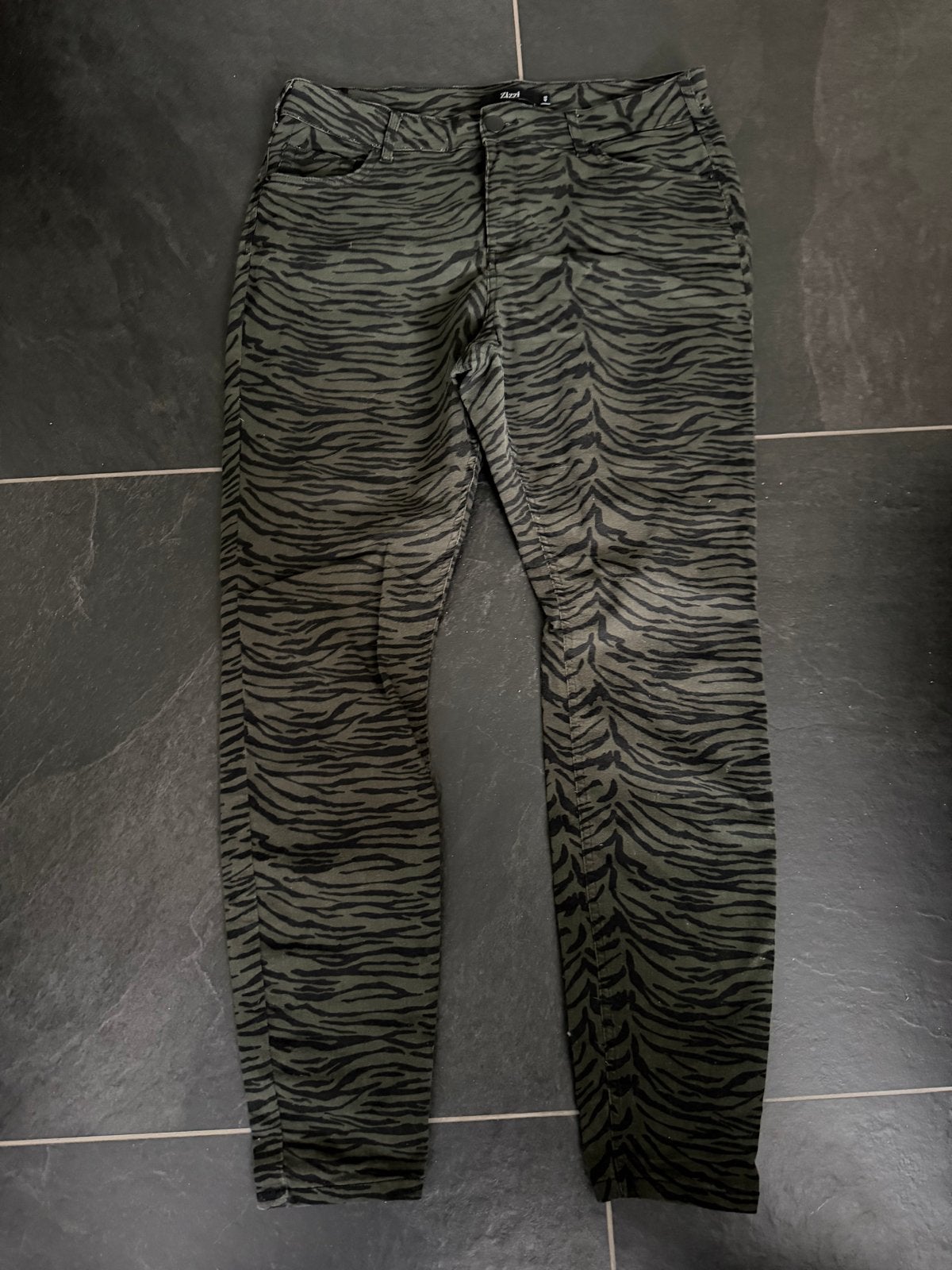 Nieuwe Zizzi broek met zebraprint - maat 46, Maat 38/40 (M), Nieuw, Ophalen of Verzenden, Lang