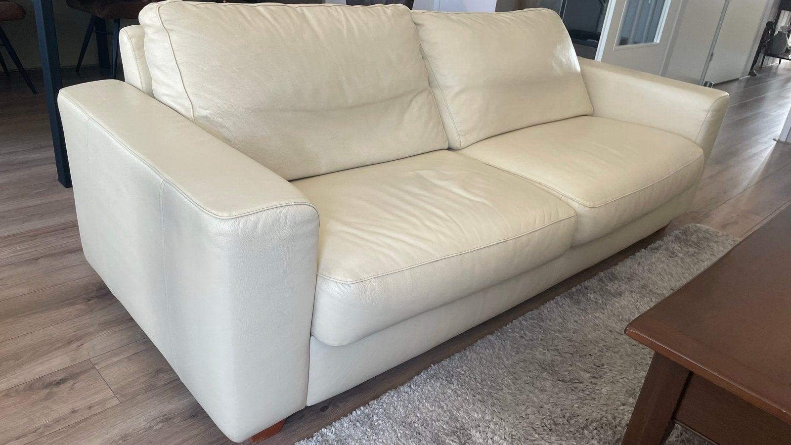 Comfortabele leren bank, creme kleur, Huis en Inrichting, Banken | Bankstellen, Ophalen, Gebruikt, Driepersoons, Rechte bank