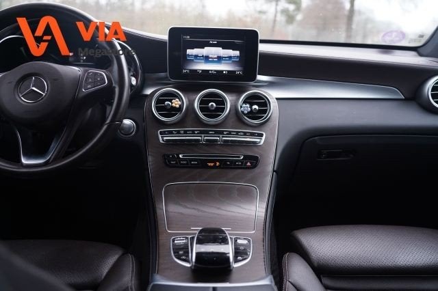 Mercedes-Benz GLC Coupé 250 4M | AMG | d.bruin Leer | 360º, Auto's, Mercedes-Benz, Gebruikt, 4 cilinders, Leder, Vierwielaandrijving