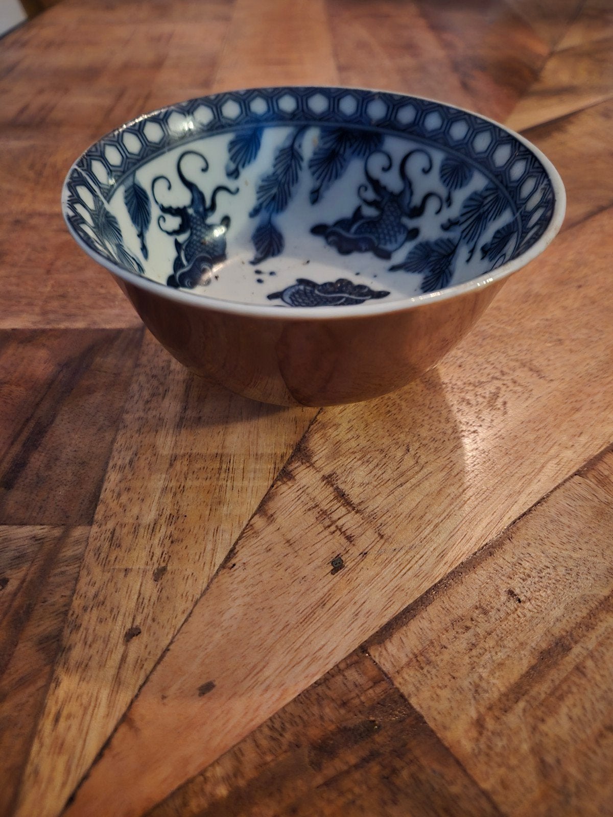 Antieke Chinese kom met drakenmotief, Antiek en Kunst, Ophalen of Verzenden