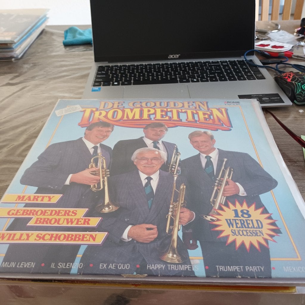 lp. de gouden trompetten  10 euro, LP, Overige formaten, Ophalen of Verzenden, Zo goed als nieuw