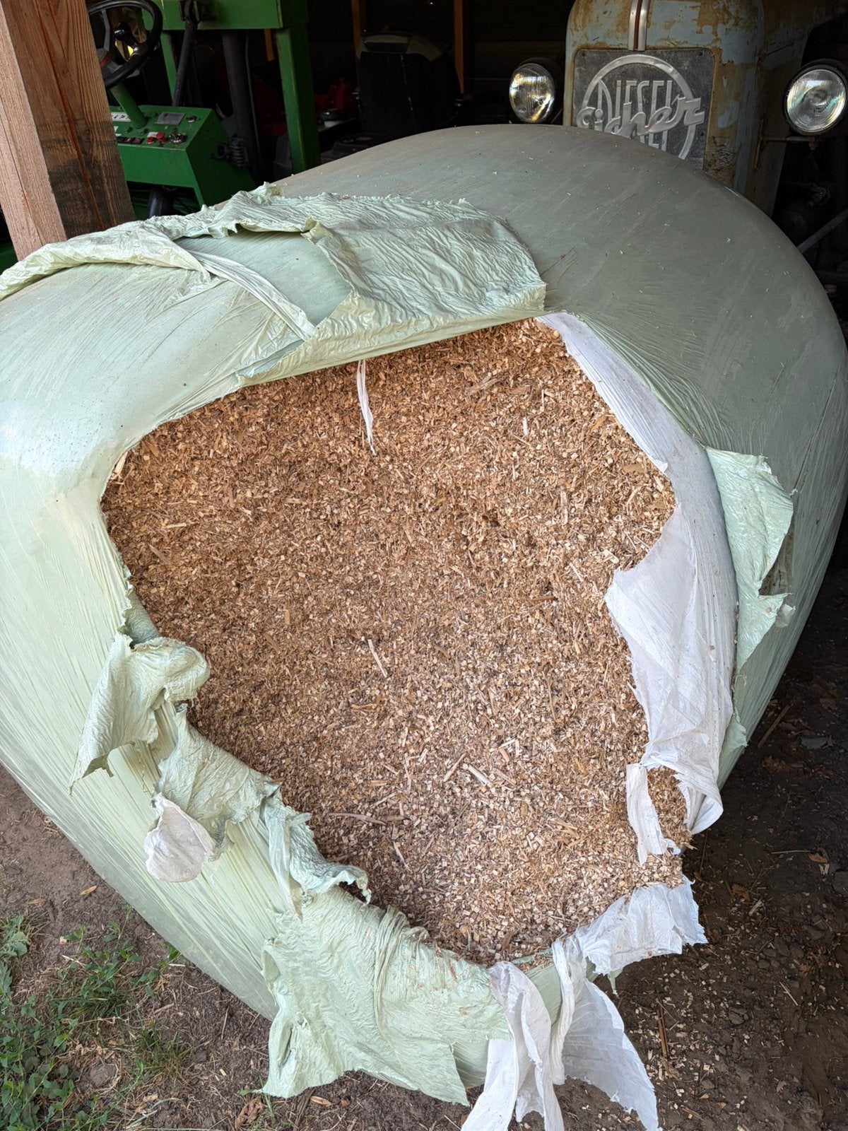 Miscanthus gehakseld ipv vlas als bedding voor paarden., Ophalen
