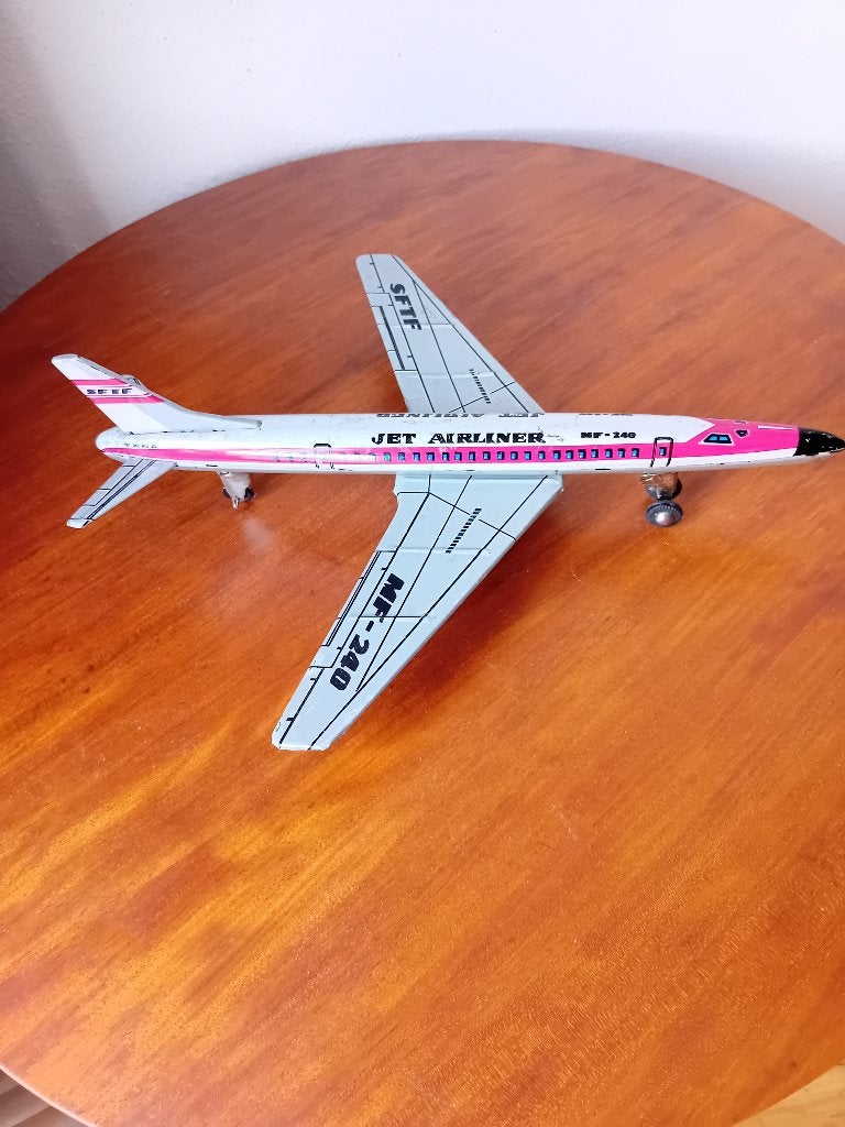 model vliegtuig MF-240, Overige merken, 1:72 tot 1:144, Gebruikt, Ophalen of Verzenden