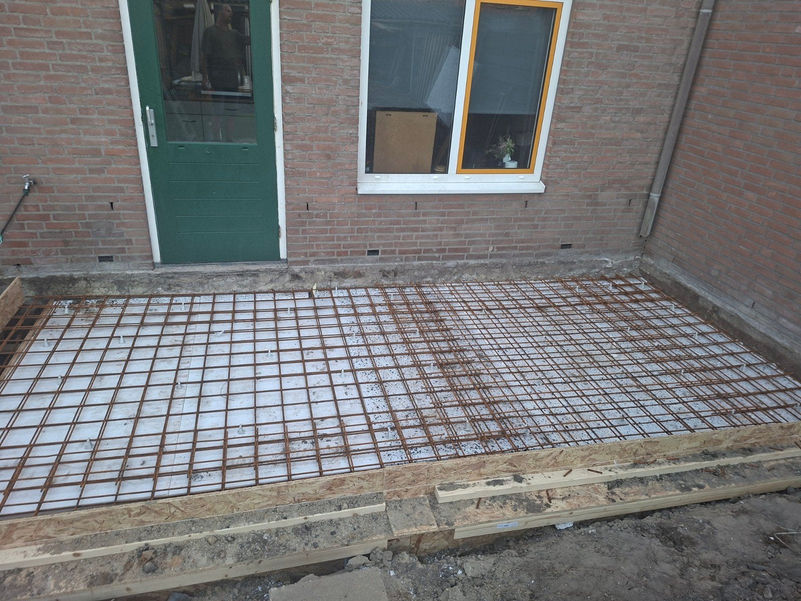 kunstof kozijn en houten achterdeur gratis, Kunststof, Gebruikt, Deurkozijn, Ophalen