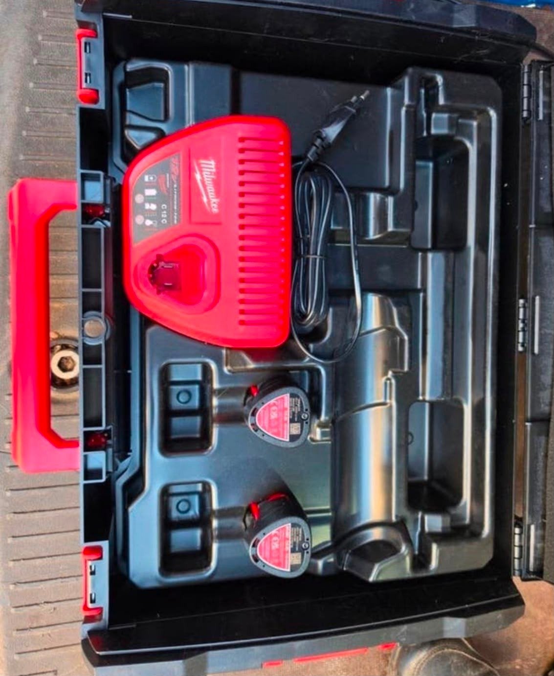 Milwaukee M12 Kabelnietmachine met 2 accu's en lader, Ophalen of Verzenden, Nieuw