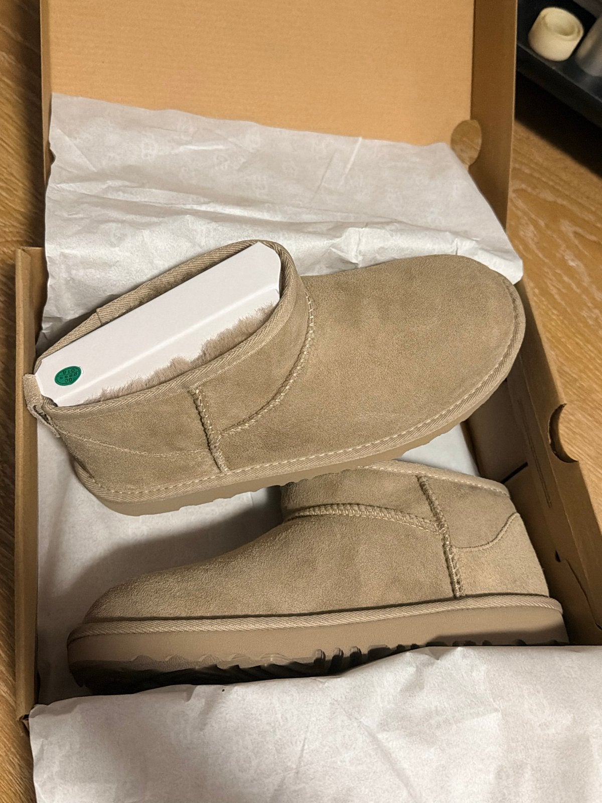 Ugg Classic Ultra Mini - Maat 38, Kleding | Dames, Beige, Lage of Enkellaarzen, Nieuw, Ophalen of Verzenden