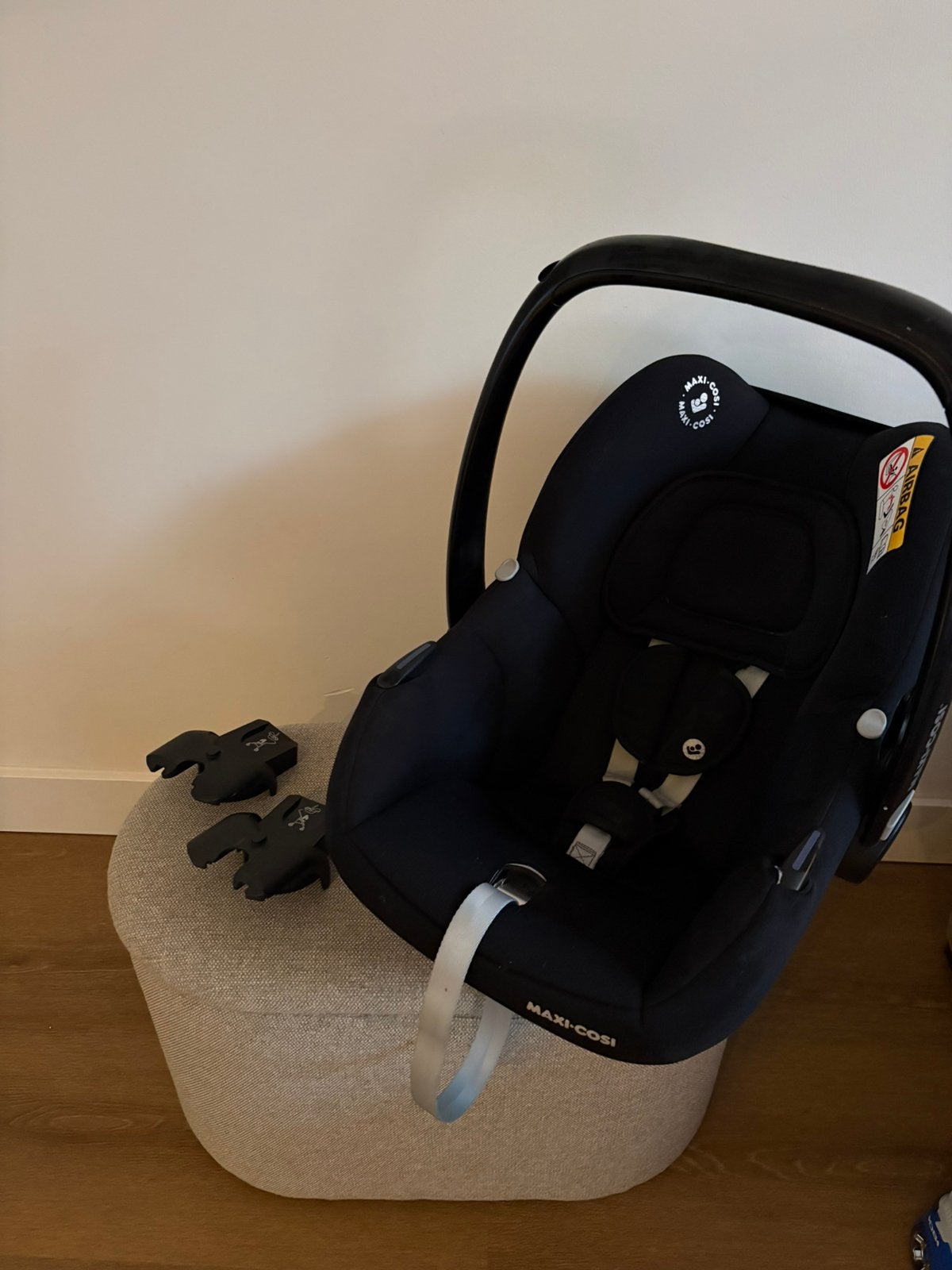 Maxi-Cosi autostoel met zitverkleiner en adapters, Ophalen, Autogordel, Zo goed als nieuw, 0 t/m 13 kg