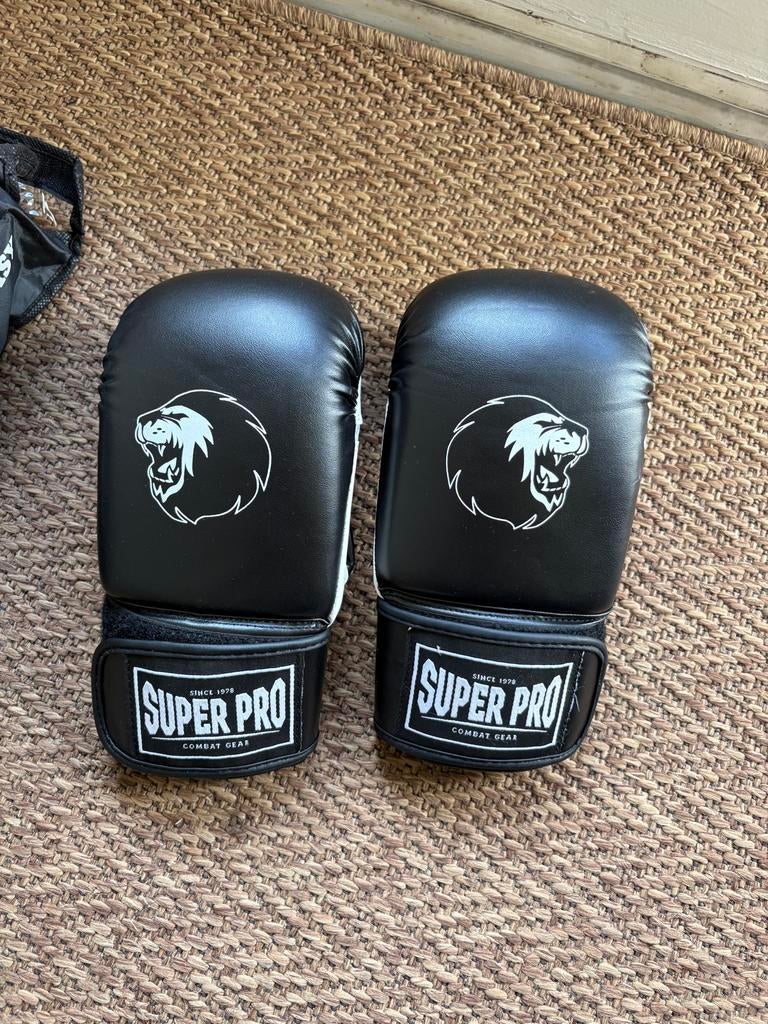 Super Pro Combat Gear Bokshandschoenen, Ophalen of Verzenden, Zo goed als nieuw, Bokshandschoenen