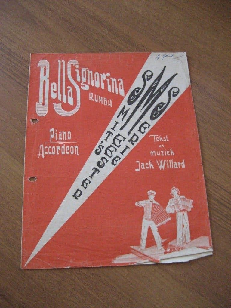 Vintage bladmuziek accordeon bella signora antiek, Muziek en Instrumenten, Bladmuziek, Overige genres, Ophalen of Verzenden, Zo goed als nieuw