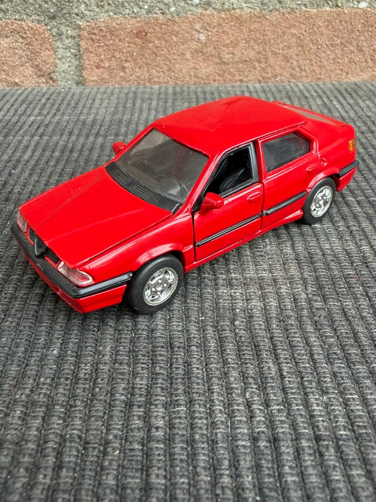 1:43 ARS Alfa Romeo 33, Ophalen of Verzenden, Zo goed als nieuw, Auto, Overige merken