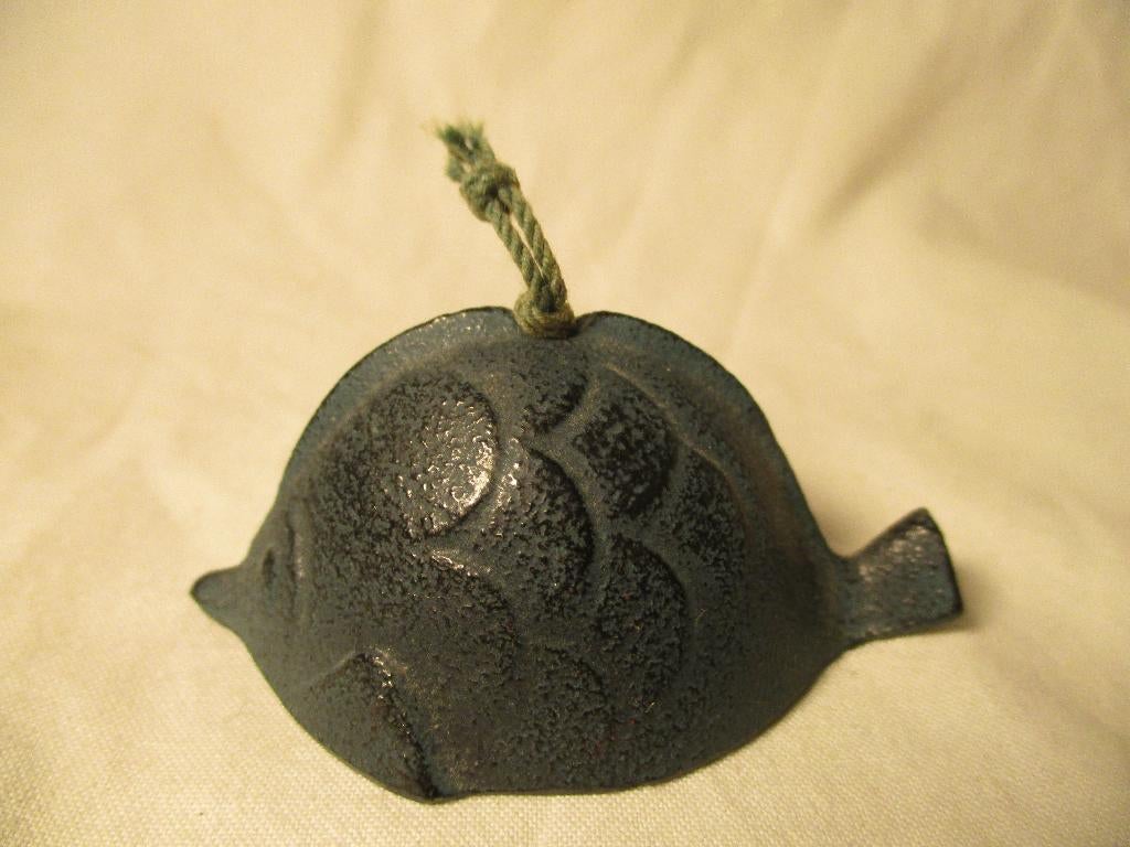 Japans vis belletje van brons, Antiek en Kunst, Ophalen of Verzenden