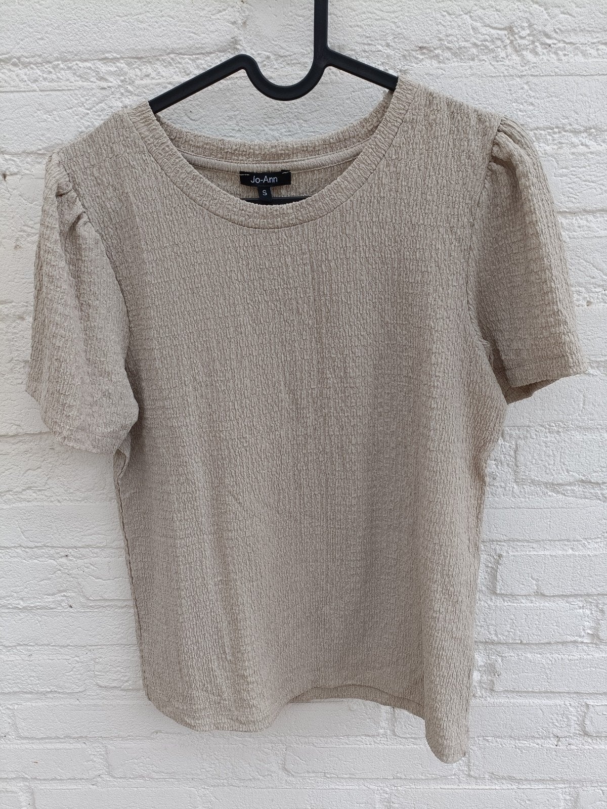 Jo-Ann T-shirt met korte mouwen - Maat S, Kleding | Dames, Beige, Nieuw, Ophalen of Verzenden, Korte mouw