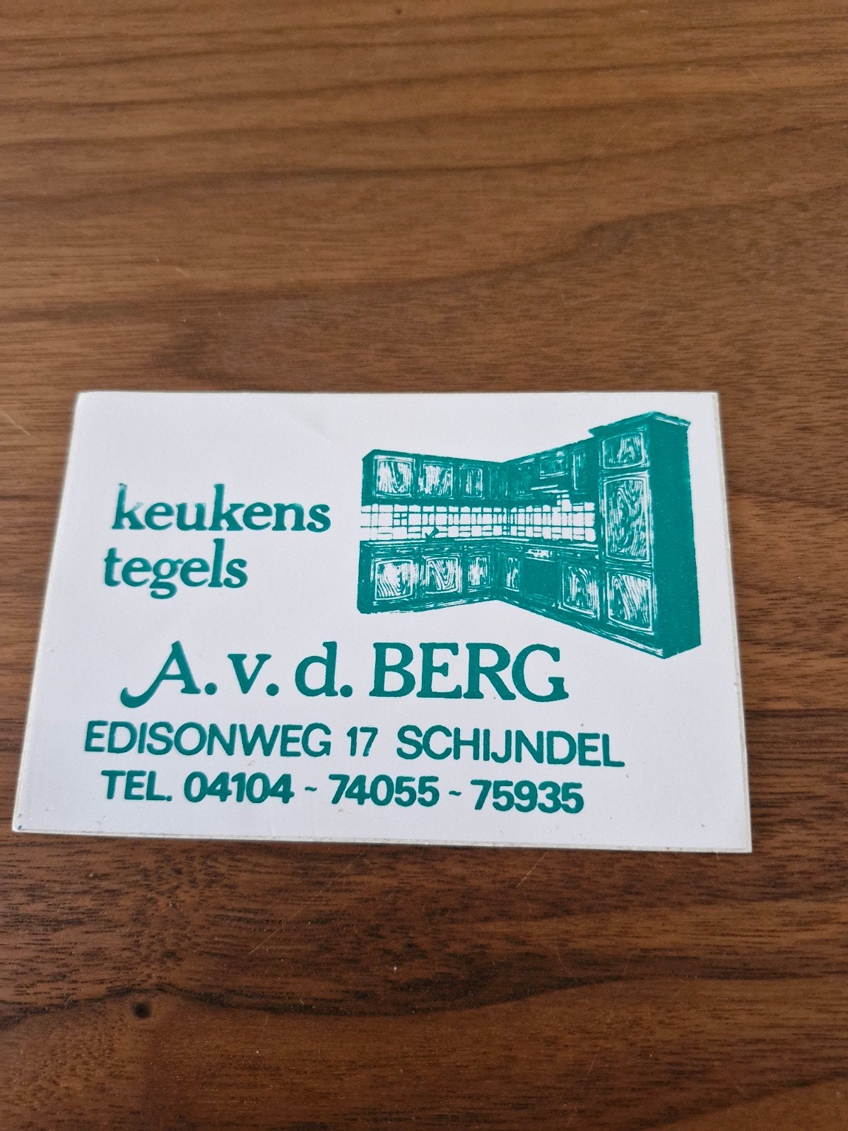 8317 Vintage sticker A. v. d. Berg Keukens Tegels Schijndel, Ophalen of Verzenden, Gebruikt, Bedrijf of Vereniging