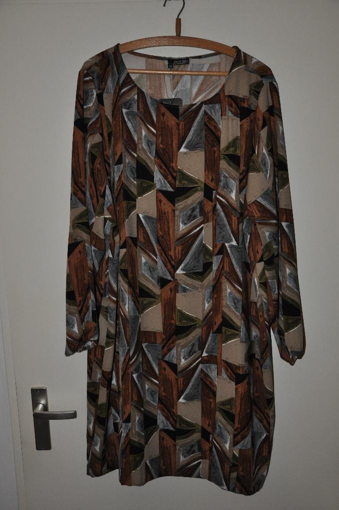 mooie nieuwe jurk/tuniek maat 48 Norah, Kleding | Dames, Jurken, Overige kleuren, Maat 46/48 (XL) of groter, Nieuw, Ophalen of Verzenden