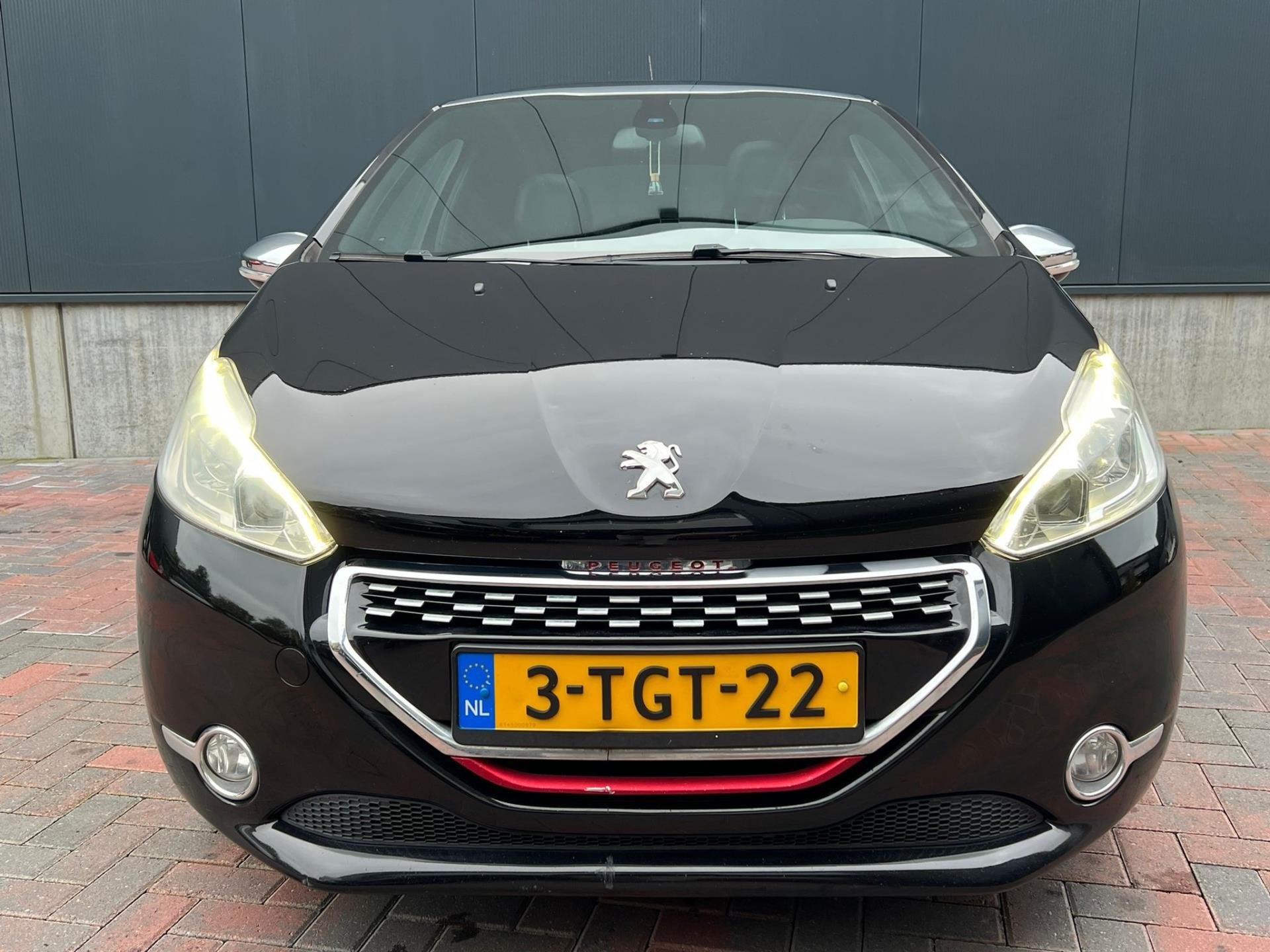 Peugeot 208 1.6 THP GTi * Pano * Leer * Navi * Cruise * Goed, Voorwielaandrijving, Euro 5, Gebruikt, Zwart
