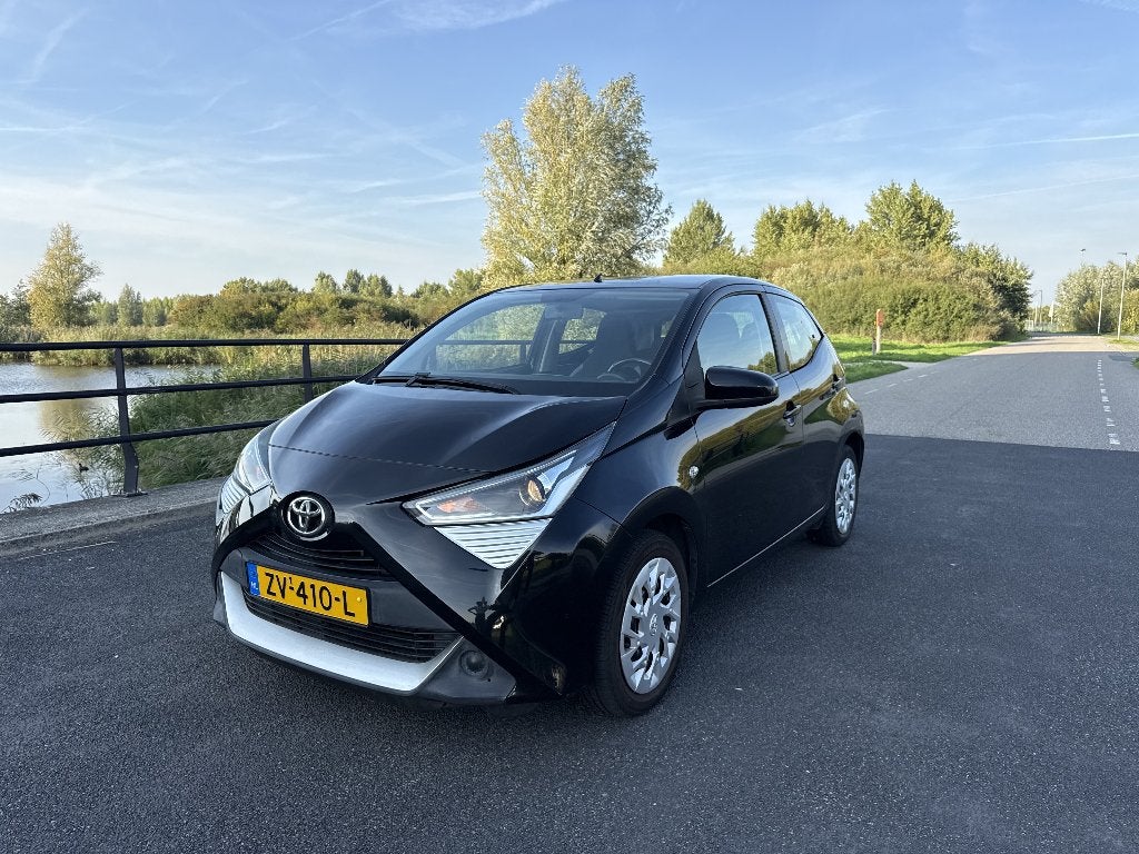 Foto 14 van Toyota Aygo 1.0 Vvt-i 72pk 5D 2019 Zwart