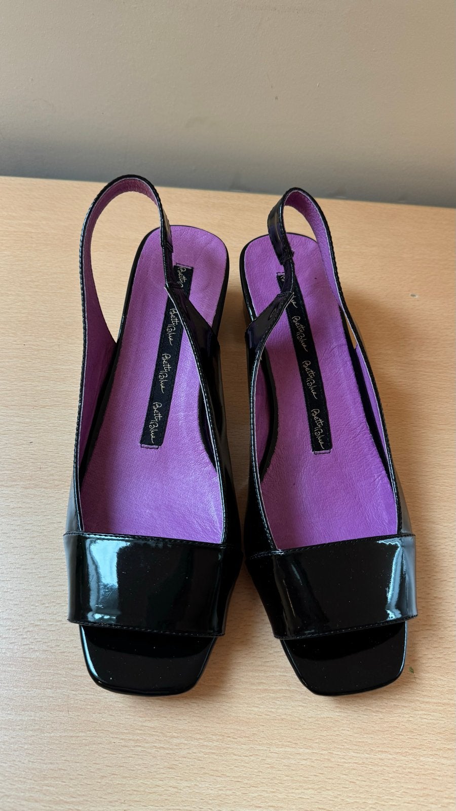 Betty Blue Zwarte Lakleren Sandalen Maat 41, Zwart, Zo goed als nieuw, Sandalen of Muiltjes, Ophalen of Verzenden