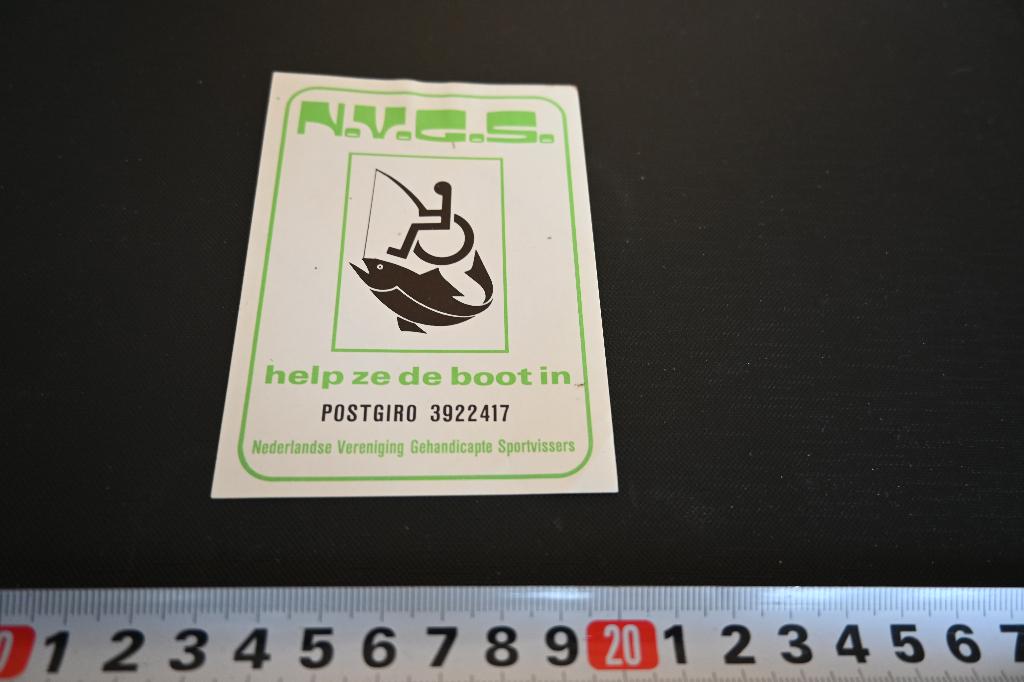 sticker Hengelsport N.V.G.S. help ze in de boot  WIT, Ophalen, Zo goed als nieuw