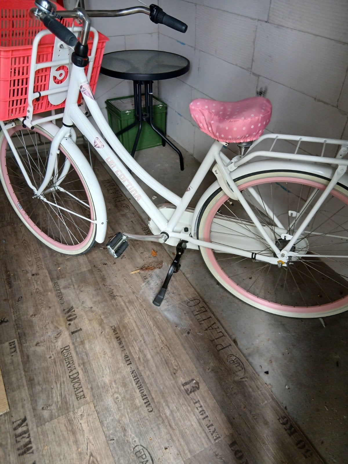 dames fiets kleur wit in nieuw staat, Fietsen en Brommers, Fietsen | Dames | Damesfietsen, Ophalen of Verzenden, Zo goed als nieuw