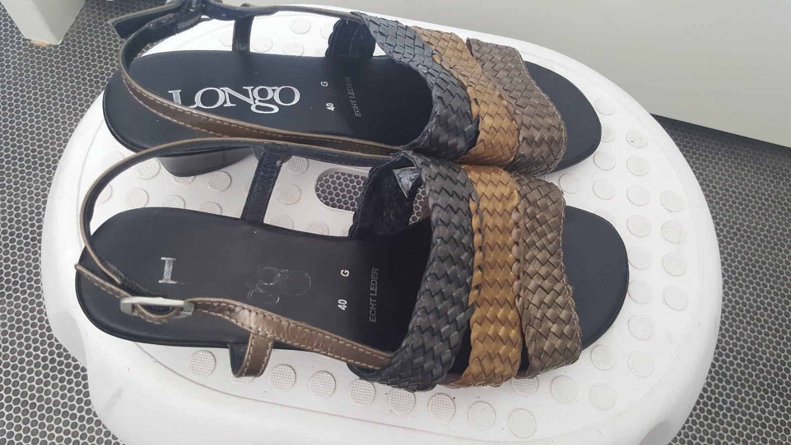 LONGO damessandalen gevlochten leer Maat 40, LONGO, Ophalen of Verzenden, Gedragen