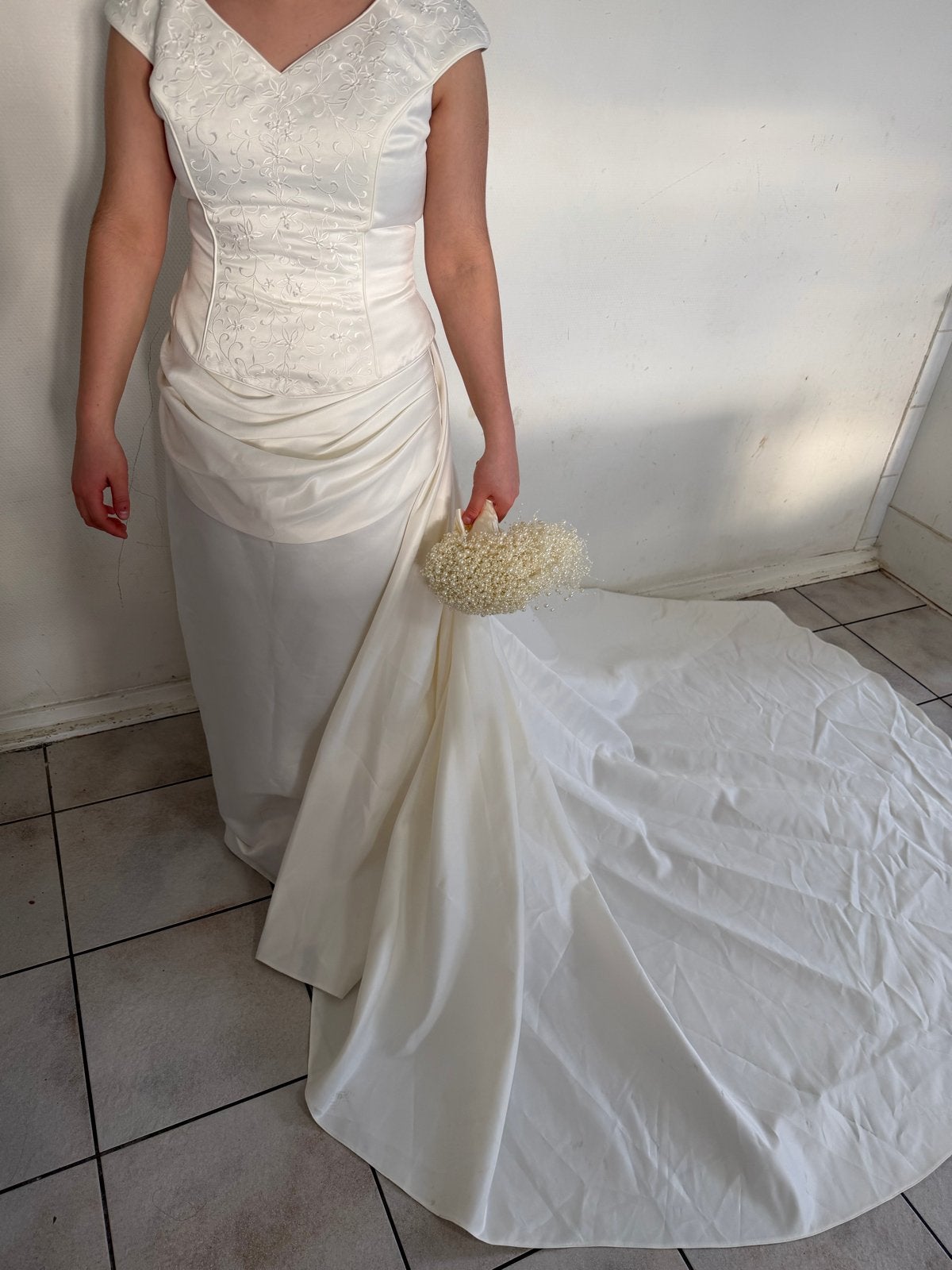 Elegante trouwjurk, één keer gedragen, Kleding | Dames, Trouwkleding en Trouwaccessoires, Ophalen of Verzenden, Zo goed als nieuw