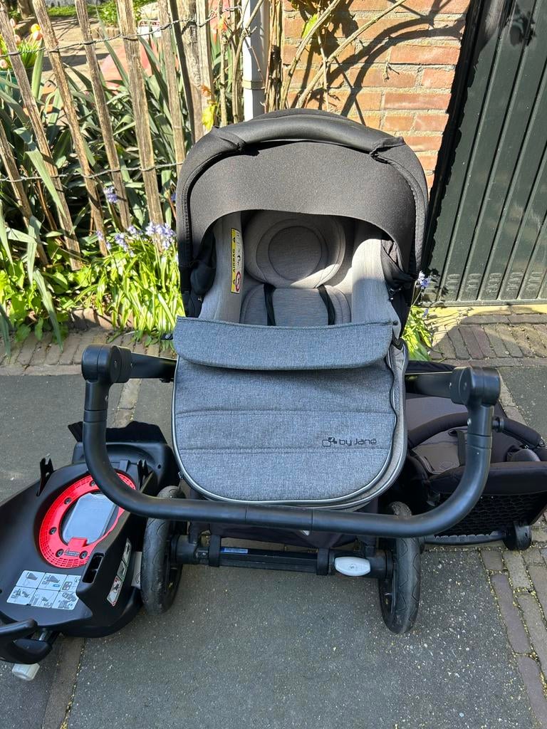 Jane Matrix 2 Combiwagen met Reiswieg en Kinderwagen, Kinderen en Baby's, Kinderwagens en Combinaties, Gebruikt, Combiwagen, Met autostoeltje