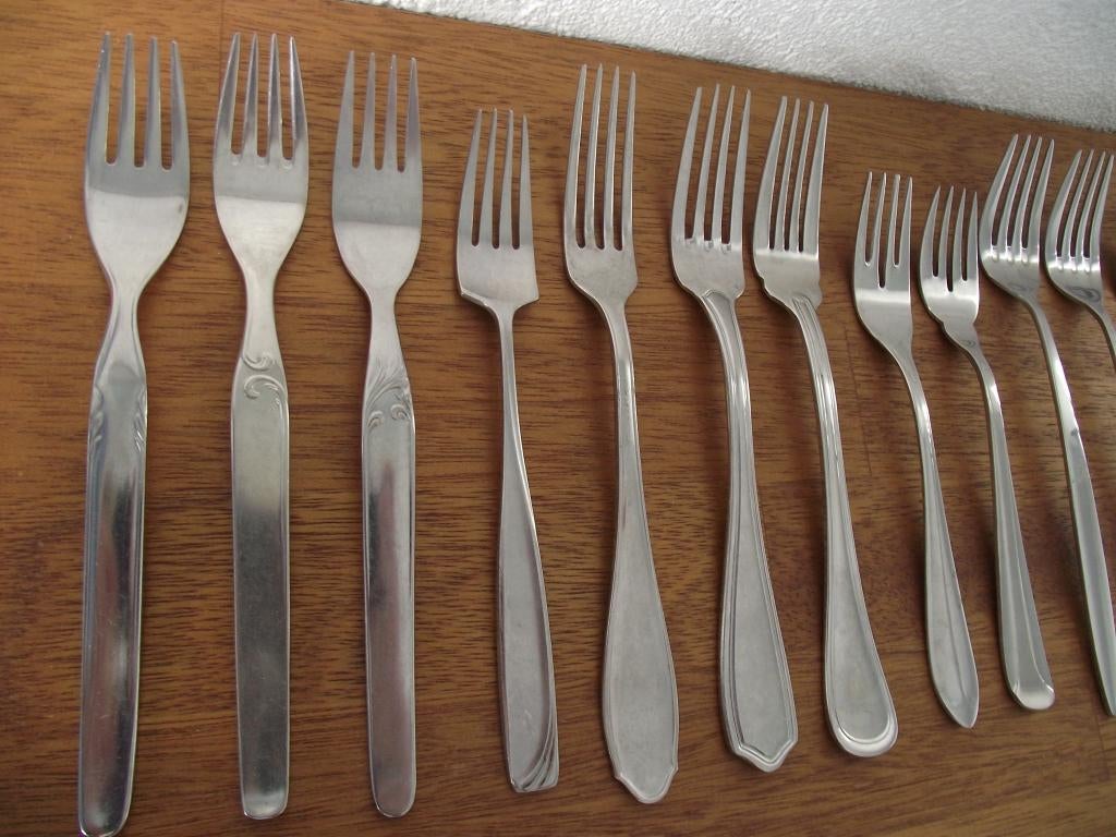 14 stuks divers vintage Art Deco bestek vork 18-20cm RVS p s, Los bestek, Ophalen of Verzenden, Zo goed als nieuw, Rvs of Chroom